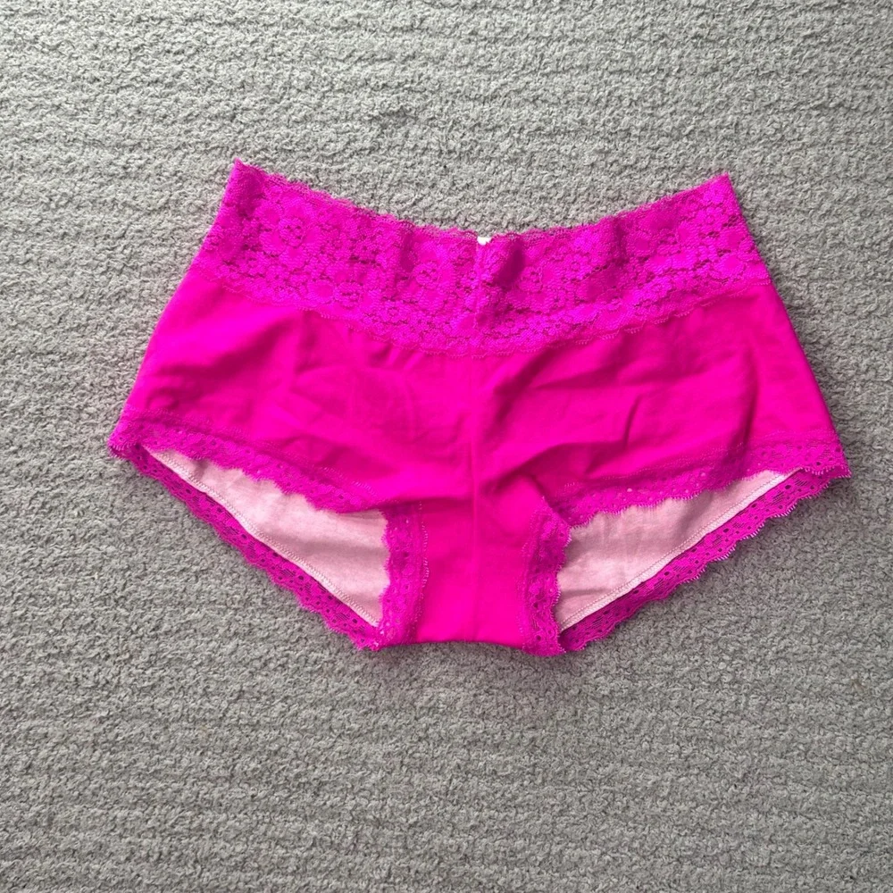 Victoria's Secret PINK Boy Short Lace Trim Pink Medium Y2K Barbiecore Logo Panty